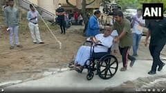 ఫోటోలు: ఆక్సీజన్ మాస్క్‌తో ఒకరు, వీల్ చైర్‌పై మరొకరు - బద్దకపు ఓటర్లూ వీరిని చూసి నేర్చుకోండి!