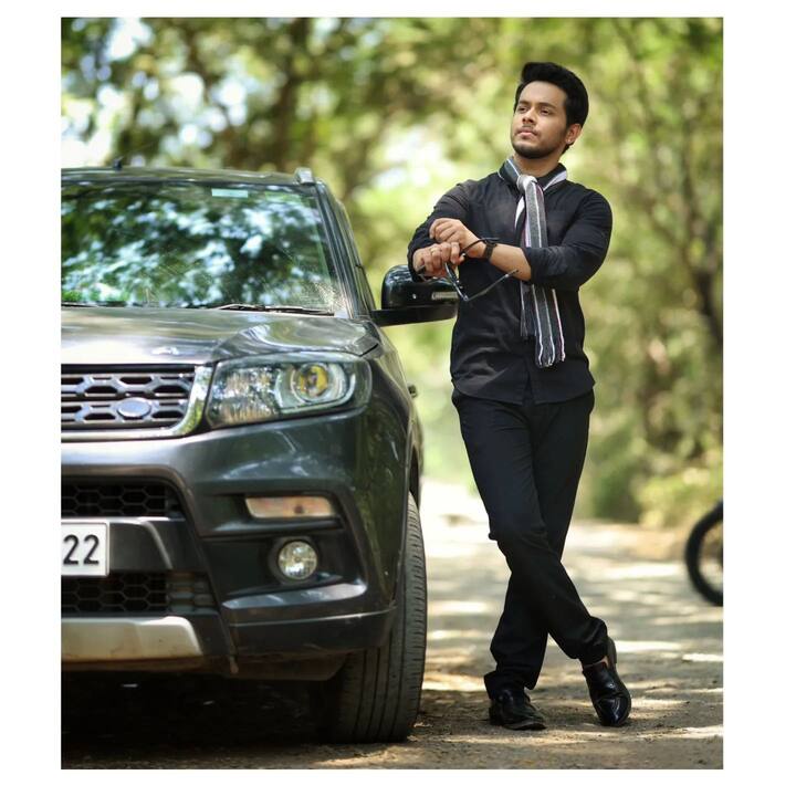 'बिग बॉस मराठी'च्या चौथ्या पर्वाचा विजेता (Bigg Boss Marathi 4 Winner) अक्षय केळकरसाठी (Akshay Kelkar) हे वर्ष खूपच खास आहे. एकीकडे वर्षाच्या सुरुवातीला तो 'बिग बॉस मराठी 4'चा विजेता झाला.