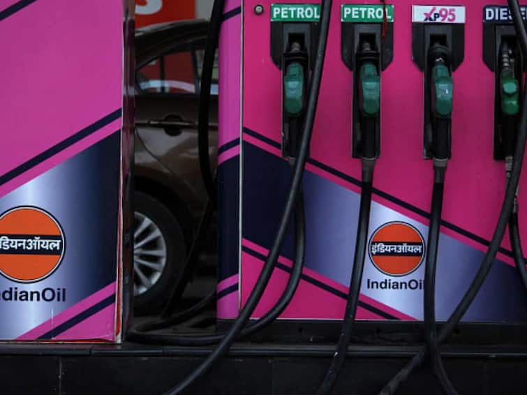 Government Owned Fuel Retailers Could Consider Price Revision Only When Oil Prices Stabilise Below $80 Industry Officials IOC BPCL Fuel Retailers Could Consider Price Revision Only When Oil Prices Stabilise Below $80: Industry Officials