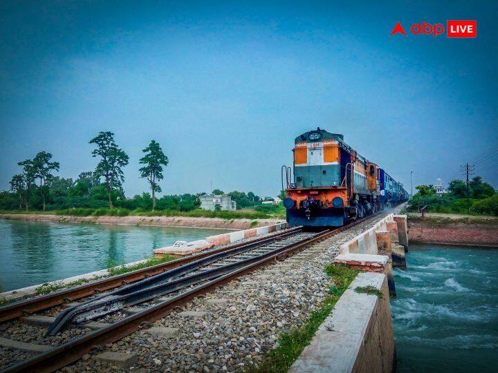 Indian Railway: हर रोज लाखों लोग ट्रेन से सफर करते हैं, लेकिन उनमें से काफी कम लोगों को पता होता है कि सबसे सुरक्षित कोच कौन सा है? आइए जानते हैं.