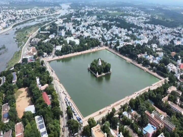 இந்து அறநிலைத்துறை கட்டுப்பாட்டில் உள்ள இந்த தெப்பக்குளம் மிகவும் புகழ்பெற்ற ஆன்மீகம் மற்றும் சுற்றுலா தலமாக விளங்கி வருகிறது.