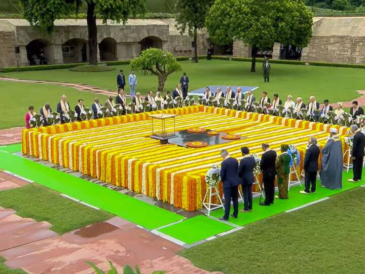 On the concluding day of the G20 Summit, Prime Minister Narendra Modi, alongside G20 delegates, paid homage at Mahatma Gandhi's memorial, Rajghat. (Image Source: PTI)