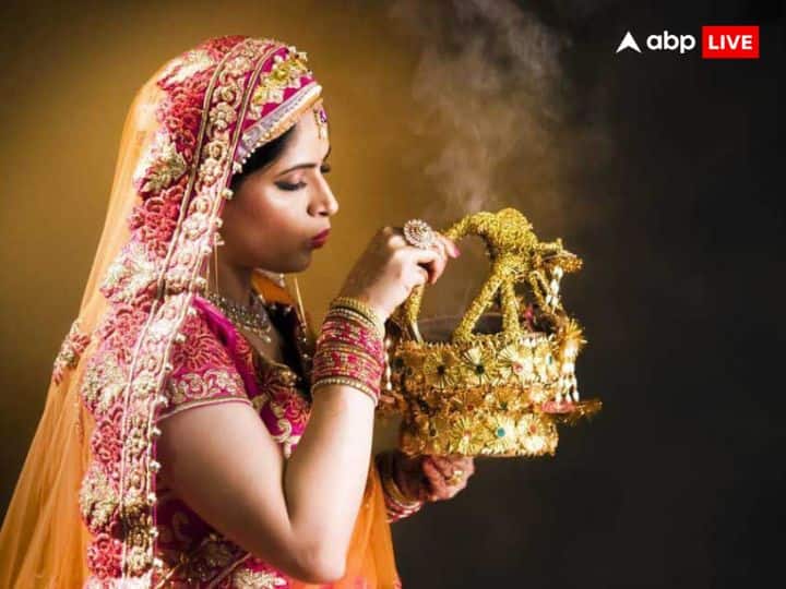 दिवागोन रस्म में दूल्हा दूल्हन एक दूसरे के लिए शिव भगवान और माता पार्वती की पूजा करते हैं. इसके बाद अग्नि के सामने सेरेमनी होती है. उसमें दुल्हन का सामान और गहने सब अग्नि के सामने रखें जाते हैं.