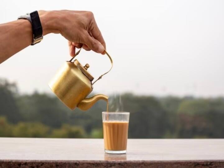 health tips drinking hot and cold tea benefits and disadvantages in hindi गर्म चाय पीने से नींद भाग जाती है, लेकिन आईस टी से नहीं... ऐसा क्यों?
