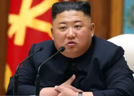 Kim Jong Un: किम जोंग उन ने दिया अपनी आर्मी को तैयार रहने का निर्देश, जानें किस बात पर बढ़ी हुई है टेंशन Kim Jong Un: किम जोंग उन ने दिया अपनी आर्मी को तैयार रहने का निर्देश, जानें किस बात पर बढ़ी हुई है टेंशन