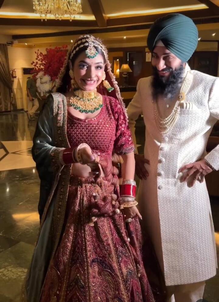 ਜਲੰਧਰ ਦਾ ਮਸ਼ਹੂਰ ਕੁੱਲ੍ਹੜ ਪੀਜ਼ਾ ਕੱਪਲ ਅਕਸਰ ਹੀ ਸੁਰਖੀਆਂ 'ਚ ਬਣਿਆ ਰਹਿੰਦਾ ਹੈ। ਹਾਲ ਹੀ 'ਚ ਇਹ ਜੋੜਾ ਵੱਡੇ ਵਿਵਾਦ 'ਚ ਵੀ ਫਸ ਗਿਆ ਸੀ, ਜਦੋਂ ਇਨ੍ਹਾਂ ਦੀ ਸੈਕਸ ਟੇਪ ਲੀਕ ਹੋ ਗਈ ਸੀ।