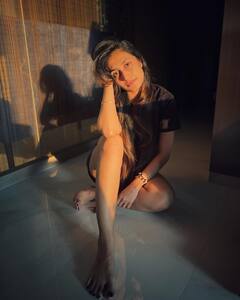 Yuzvendra Chahal's Wife & YouTuber Dhanashree Verma Embraces December With Adorable Pics