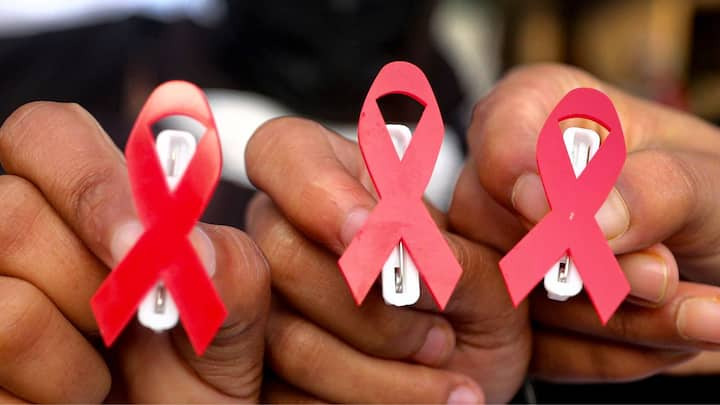 Health News:আজ বিশ্ব এইডস দিবস। HIV এবং AIDS নিয়ে সচেতনতা বিস্তারে প্রত্যেক বছর, এই ১ ডিসেম্বর দিনটিতেই পুরো দুনিয়ায় 'ওয়ার্ল্ড এইডস ডে' উদযাপন করা হয়ে থাকে।