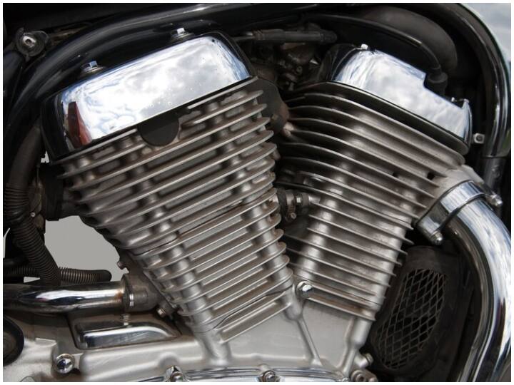 इसके बाद भी अगर ये नीचे जाती है तो फिल्टर, पंप को खराब कर देगी. वहीं, अगर ये इंजन तक पहुंच गई तो इससे इंजन को नुकसान हो सकता है. इससे इंजन खराब हो जाएगा.