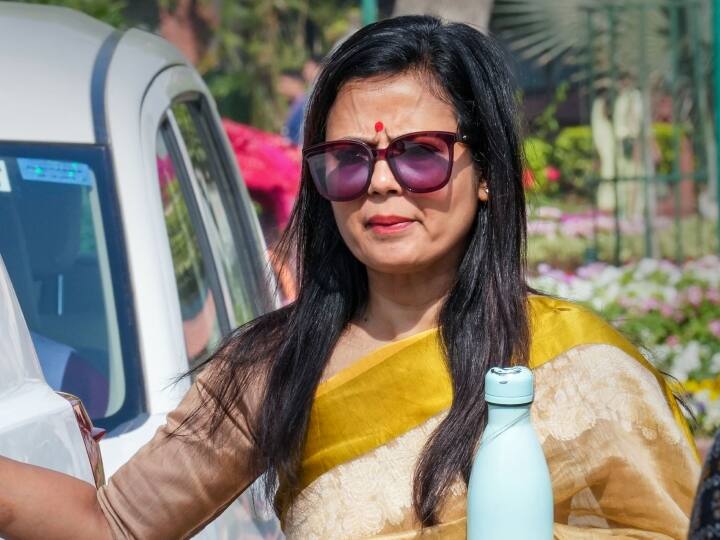 cash for query case: ethics panel to table report on TMC MP Mahua Moitra in Lok Sabha on Monday महुआ मोइत्रा की जाएगी संसद सदस्यता? एथिक्स कमेटी अपनी सिफारिश वाली रिपोर्ट सोमवार को लोकसभा में करेगी पेश