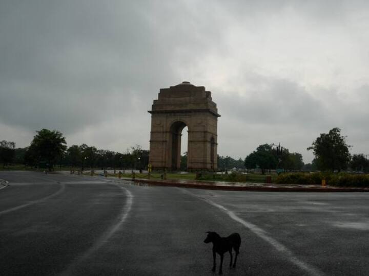 Weather Update Today 1 December Delhi IMD Forecast Cloud Anand Vihar Narela Rk puram Ka Mausam Delhi Weather Today: दिल्ली में आज छाए रहेंगे बादल, तापमान में नहीं होगी ज्यादा गिरावट, जानें- कितना रहेगा AQI