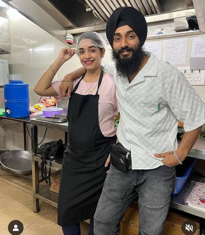 ਕੁੱਲ੍ਹੜ ਪੀਜ਼ਾ ਪੰਜਾਬ ਦੇ ਪ੍ਰਸਿੱਧ ਸੈਲੇਬਸ ਵਿੱਚੋਂ ਹਨ। ਹਰ ਕੋਈ ਇਨ੍ਹਾਂ ਤੇ ਇਨ੍ਹਾਂ ਦੇ ਲਾਈਫ ਸਟਾਈਲ ਬਾਰੇ ਜਾਨਣ ਲਈ ਉਤਸੁਕ ਰਹਿੰਦਾ ਹੈ। ਇਹੀ ਨਹੀਂ ਇਸ ਜੋੜੇ ਦੀ ਸੋਸ਼ਲ ਮੀਡੀਆ 'ਤੇ ਵੀ ਕਾਫੀ ਚੜ੍ਹਾਈ ਹੈ। ਯੂਟਿਊਬ, ਇੰਸਟਾਗ੍ਰਾਮ, ਫੇਸਬੁੱਕ ਹਰ ਜਗ੍ਹਾ 'ਤੇ ਇਹ ਜੋੜਾ ਛਾਇਆ ਹੋਇਆ ਹੈ ਅਤੇ ਇਨ੍ਹਾਂ ਦੀ ਮਿਲੀਅਨਜ਼ ਦੇ ਵਿੱਚ ਫੈਨ ਫਾਲੋਇੰਗ ਹੈ।