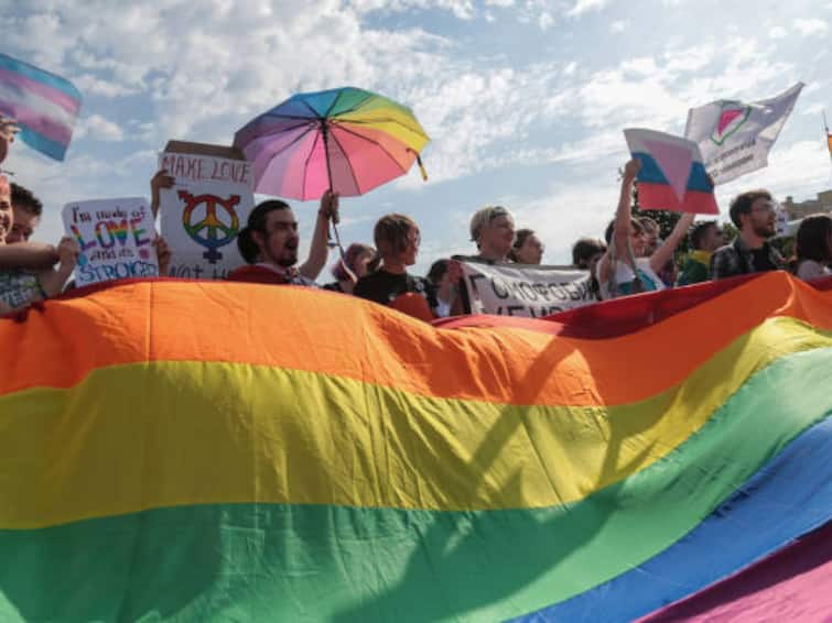 Gay Activists Fear Arrest As Top Russian Court Calls Them 'Extremists', Bans 'LGBT Movement' Gay Activists Fear Arrest As Top Russian Court Calls Them 'Extremists', Bans 'LGBT Movement'