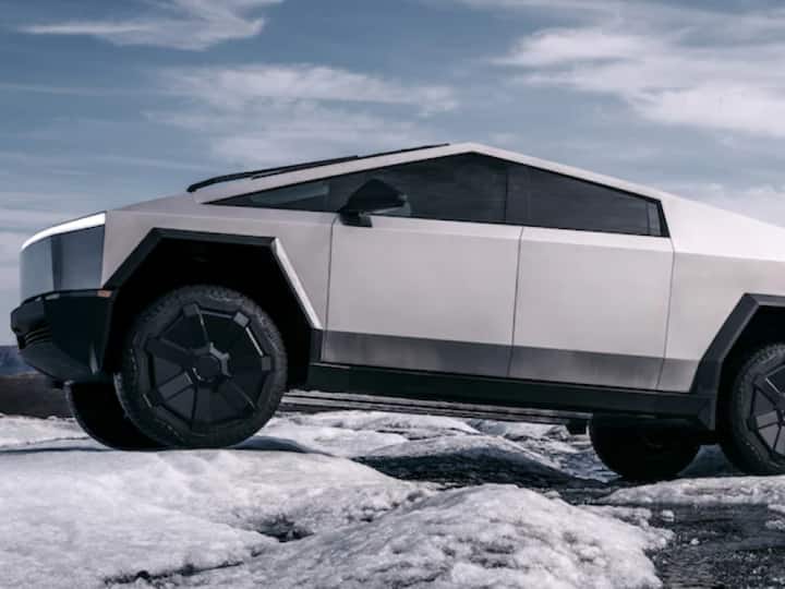 The unique styling from the concept has been retained, as have the materials used, defying expectations and norms. The Cybertruck is substantial, measuring 5.6 meters in length and weighing over 3 tons.  Another remarkable feature is its 400mm-plus ground clearance in extract mode, allowing it to tower over other vehicles on the road. (Source: Tesla)