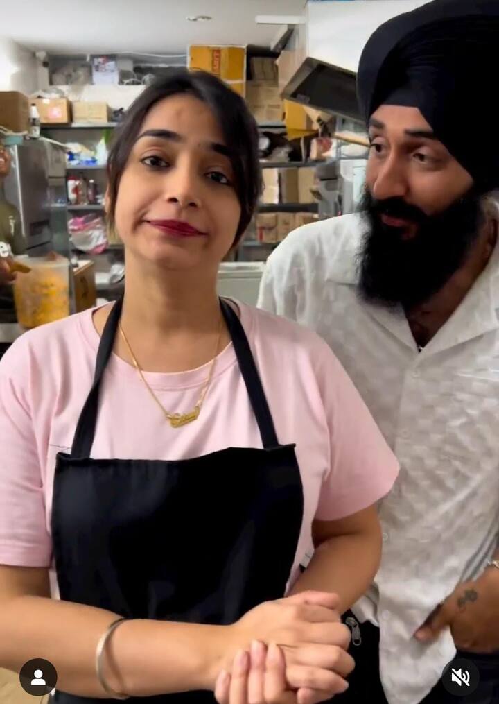 ਅਜਿਹੇ 'ਚ ਕਈ ਵਾਰ ਲੋਕਾਂ ਦੇ ਮਨ 'ਚ ਇਹ ਸਵਾਲ ਵੀ ਉੱਠਦੇ ਹਨ ਕਿ ਕੁੱਲ੍ਹੜ ਪੀਜ਼ਾ ਕੱਪਲ ਨੂੰ ਸੋਸ਼ਲ ਮੀਡੀਆ ਤੋਂ ਕਿੰਨੀਂ ਕਮਾਈ ਹੁੰਦੀ ਹੈ। ਤਾਂ ਆਓ ਤੁਹਾਨੂੰ ਦੱਸਦੇ ਹਾਂ।