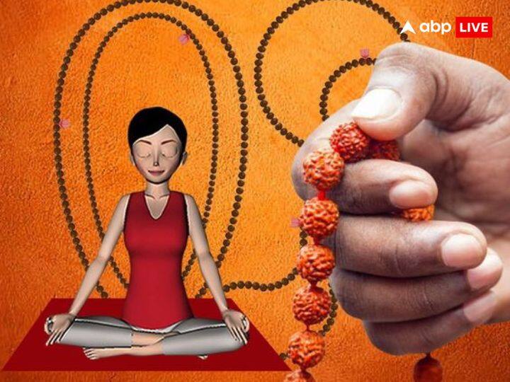 रोजना गायत्री मंत्र का जाप करने से आपकी एकाग्रता बढ़ती है. नकारात्मता, डर, क्रोध का नाश होता है. इसीलिए गायत्री मंत्र का जाप अवश्य करें.