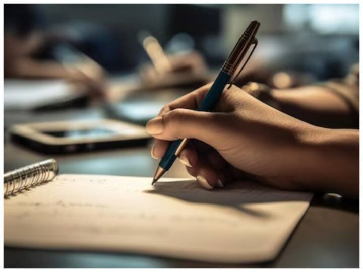 Jharkhand Board Exams 2024: झारखंड एकेडमिक काउंसिल ने जेएसी दसवीं और बारहवीं की परीक्षा तारीखें जारी कर दी हैं. एग्जाम इन डेट्स पर आयोजित होंगे. यहां पढ़ें डिटेल.