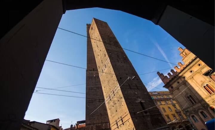 গারিজেন্দা টাওয়ারটিকে ধরে রাখতে কম চেষ্টা করেনি ইতালির সরকার। তার উপরিভাগ ভেঙে ফেলে দেওয়ার কথাও ভাবা হয়েছিল। কিন্তু কোনও কিছুতেই কাজ হয়নি।