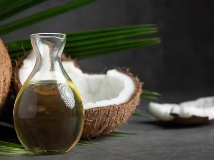 Kitchen Tips is coconut oil healthy 5 reasons it might not be marathi news Kitchen Tips : नारळ तेल स्वयंपाकासाठी आरोग्यदायी आहे की नाही? त्याचे दुष्परिणाम काय? जाणून घ्या