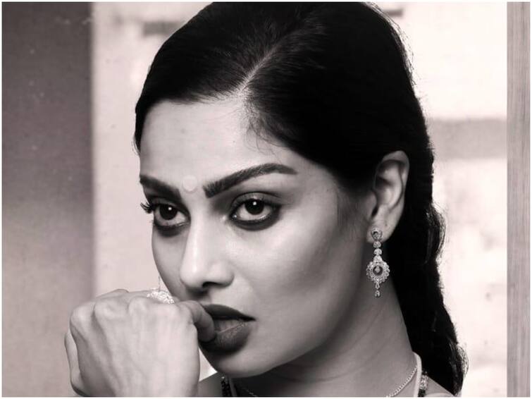 Silk Smitha biopic announced Chandrika Ravi to essay title role in new movie Telugu news Silk Smitha Biopic: సిల్క్ స్మిత బయోపిక్ - టైటిల్ రోల్ చేస్తున్న బోల్డ్ బ్యూటీ