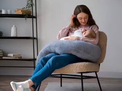 Breastfeeding: ਨਵਜੰਮੇ ਬੱਚੇ ਅਤੇ ਮਾਂ ਦੋਵਾਂ ਲਈ ਬ੍ਰੈਸਟਫੀਡਿੰਗ ਕਰਵਾਉਣ ਦੇ ਬਹੁਤ ਸਾਰੇ ਫਾਇਦੇ ਹਨ। ਆਓ ਜਾਣਦੇ ਹਾਂ ਇੱਥੇ..