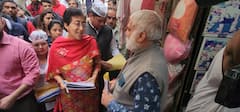 Delhi News: 'मैं भी केजरीवाल' कैंपेन के लिए दिल्ली की सड़कों पर उतरीं आतिशी, घर-घर जाकर पूछे जनता से सवाल