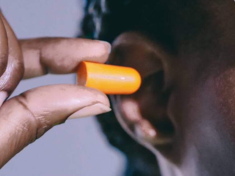 These side effects are inevitable if you use ear plugs Earplugs Side Effects : ఇయర్‌ఫ్లగ్స్ పెట్టుకుని నిద్రపోతున్నారా? ఈ సమస్యలు నరకం చూపిస్తాయి