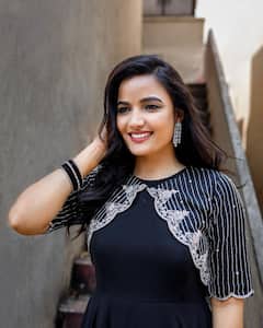 Siri Hanumanthu: లాంగ్ ఫ్రాక్‌లో బిగ్ బాస్ సిరి మెరుపులు