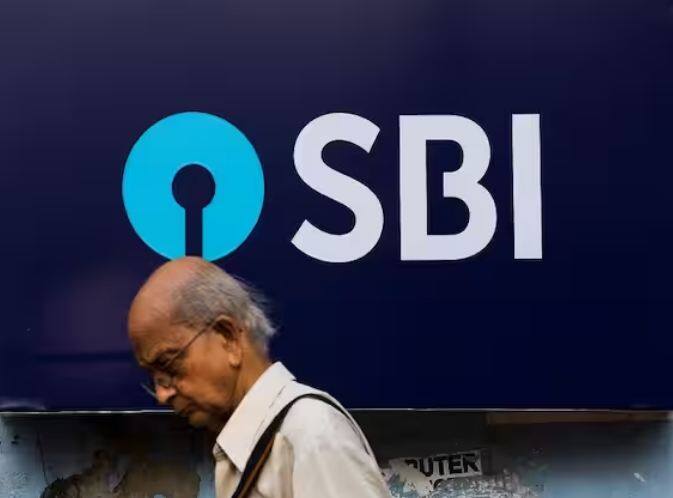 SBI ਆਪਣੇ ਆਮ ਗਾਹਕਾਂ ਨੂੰ 2 ਤੋਂ 3 ਸਾਲਾਂ ਦੇ ਕਾਰਜਕਾਲ ਲਈ ਫਿਕਸਡ ਡਿਪਾਜ਼ਿਟ ਸਕੀਮ 'ਤੇ 7 ਫੀਸਦੀ ਵਿਆਜ ਦਰ ਦੀ ਪੇਸ਼ਕਸ਼ ਕਰ ਰਿਹਾ ਹੈ। ਇਸ ਦੌਰਾਨ ਸੀਨੀਅਰ ਨਾਗਰਿਕਾਂ ਨੂੰ 7.50 ਫੀਸਦੀ ਵਿਆਜ ਦੀ ਪੇਸ਼ਕਸ਼ ਕੀਤੀ ਜਾ ਰਹੀ ਹੈ।