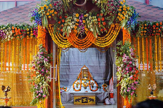 Jai Shree Ram In Lal Chowk Srinagar: 'राम' के रंग में रंगा श्रीनगर का लाल चौक! जहां तिरंगा फहराना भी था मना, वहां आज सुशोभित है रामलला, दावे में कितनी सच्चाई?