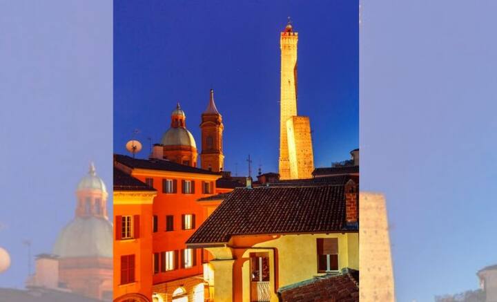 বোলোনিয়া জুড়ে উচ্চ সতর্কতা জারি হয়। কারণ বিজ্ঞানীদের মতে প্রাচীন কালে যে পদ্ধতিতে টাওয়ারটি নির্মাণ করা হয়েছিল, তাতে যখন সেটি মুখ থুবড়ে পড়বে, পাথরের চাঁই ফুঁড়ে বিস্তীর্ণ এলাকার মাটিও উপরে উঠে আসবে।