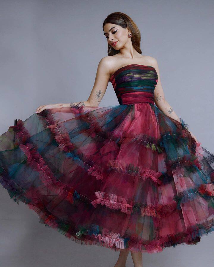 दिवंगत बॉलिवूड अभिनेत्री श्रीदेवी यांची धाकटी मुलगी खुशी कपूर हिचे नवे फोटो सोशल मीडियावर प्रचंड चर्चेत आले आहेत.