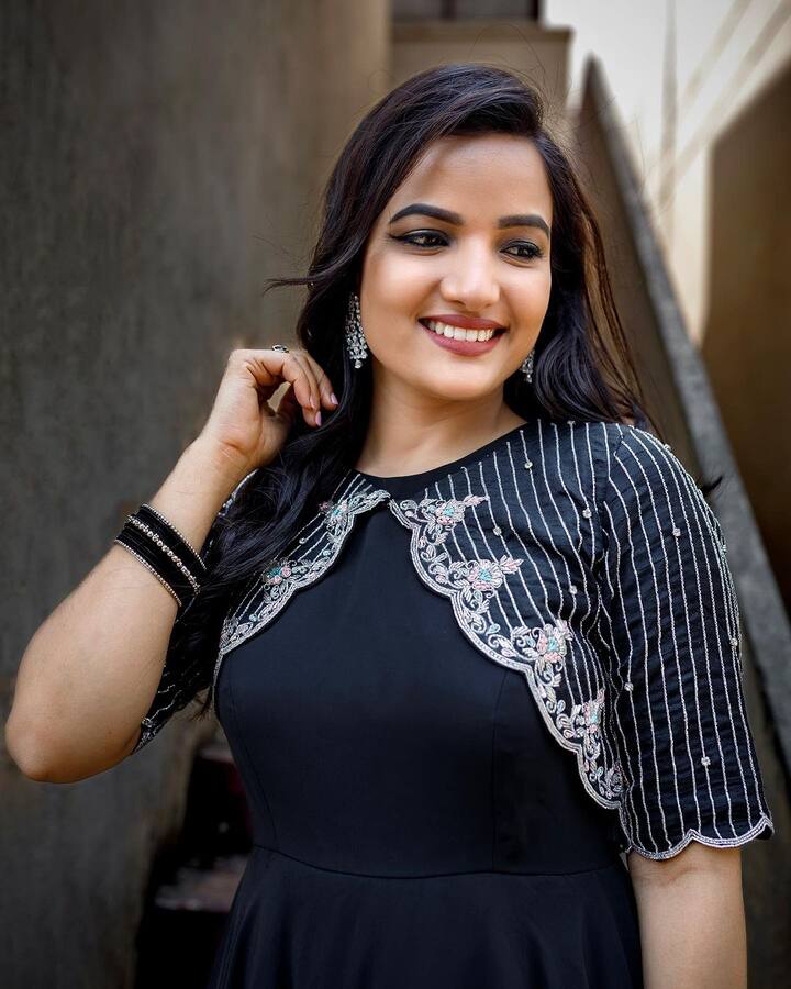 బిగ్ బాస్ సిరి అందమైన ఫోటోలు (Image credit: Siri Hanumanthu/Instagram)