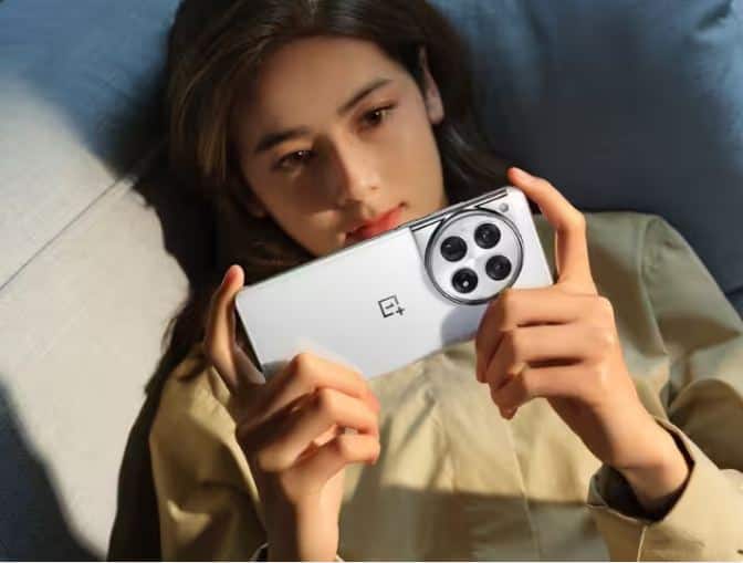 ਤੁਸੀਂ OnePlus ਦੀ ਅਧਿਕਾਰਤ ਵੈੱਬਸਾਈਟ ਤੋਂ ਇਸ ਮੁਕਾਬਲੇ ਨਾਲ ਸਬੰਧਤ ਹੋਰ ਜਾਣਕਾਰੀ ਪ੍ਰਾਪਤ ਕਰ ਸਕਦੇ ਹੋ। ਨਵੇਂ ਫਲੈਗਸ਼ਿਪ ਫੋਨ 'ਚ ਤੁਸੀਂ ਕੁਆਲਕਾਮ ਦੀ ਲੇਟੈਸਟ ਚਿੱਪ, 24GB ਰੈਮ ਅਤੇ 50MP ਪ੍ਰਾਇਮਰੀ ਕੈਮਰਾ ਲੈ ਸਕਦੇ ਹੋ।