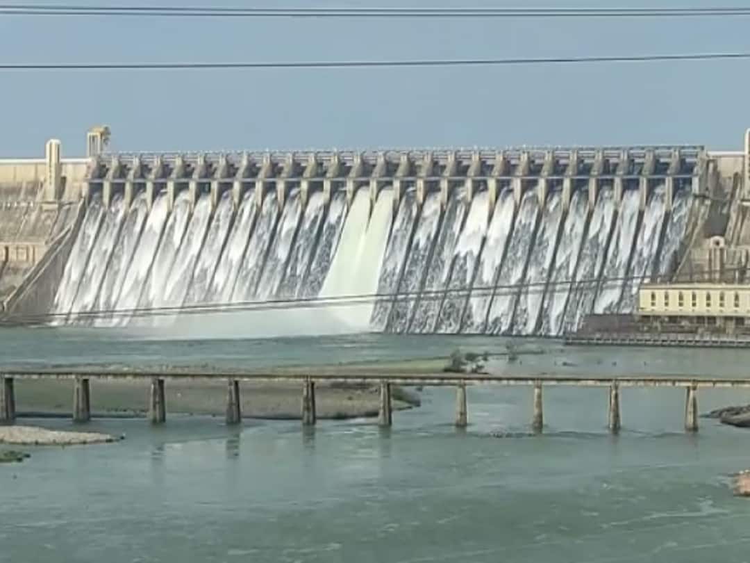 Nagarjuna Sagar Dam Security Handed Over To CRPF As Tension Escalates Between Andhra, Telangana Nagarjuna Sagar Dam Security Handed Over To CRPF As Tension Escalates Between Andhra, Telangana