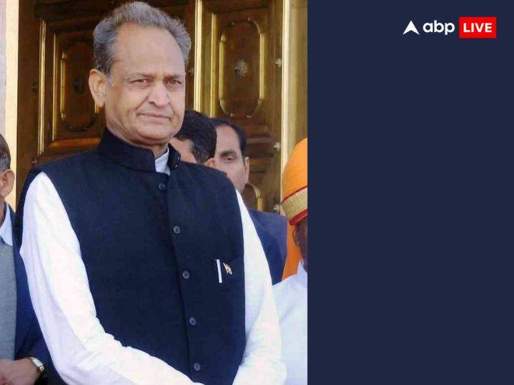 अशोक गहलोत की कुंडली में राहु की महादशा और गुरु का अंतर चल रहा है. ज्योतिष शास्त्र की मानें तो कुछ दिक्कतों के बाद उन्हें सफलता मिलने के योग बन सकते हैं.