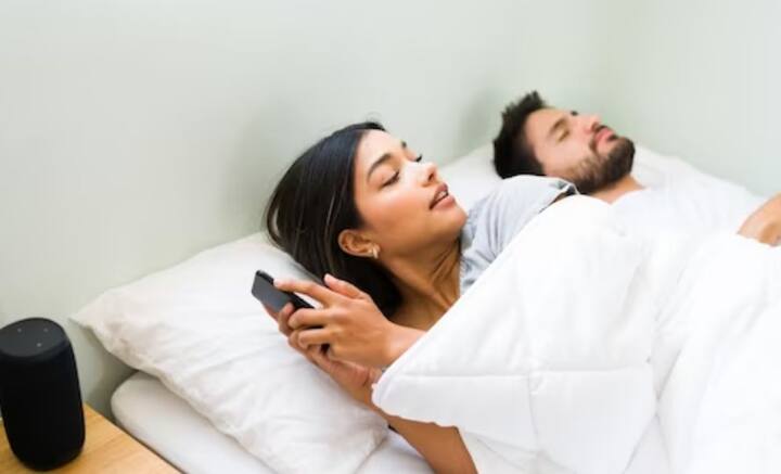 শারীরিক এবং মানসিক ভাবে অন্য কারও সঙ্গে জড়িয়ে পড়লেই সঙ্গীকে ঠকানো হয় না। সম্পর্কে ঠকানো বা অসৎ হওয়ার আরও অনেক ব্যাখ্যা রয়েছে।