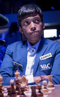 ஒரே வீட்டில் இரண்டு கிராண்ட் மாஸ்டர்கள்...பாராட்டிய விஸ்வநாதன் ஆனந்த்!