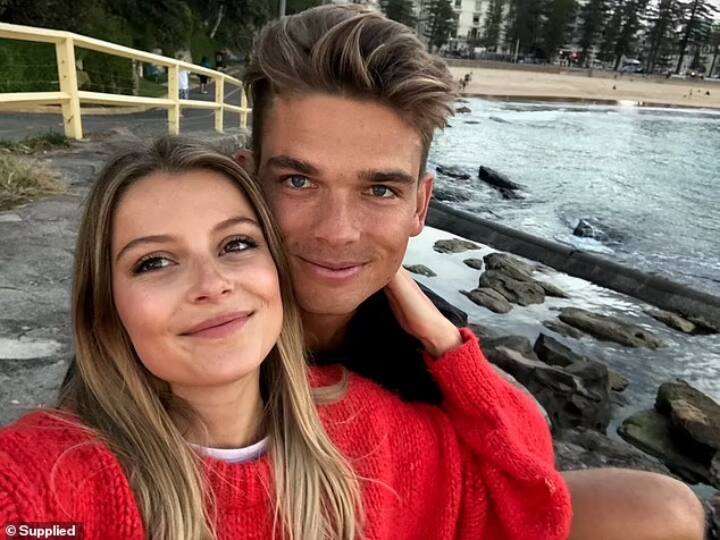 अब सोशल मीडिया पर क्रिस ग्रीन ने अपनी शादी की तस्वीरें शेयर की हैं. इस फोटो में क्रिस ग्रीन और उनकी वाइफ नजर आ रही हैं. (फोटो क्रेडिट- सोशल मीडिया)