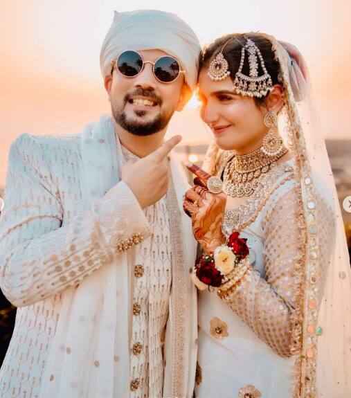 ਕੋਰੀਓਗ੍ਰਾਫਰ ਮੁਦੱਸਰ ਖਾਨ ਨੇ ਵੀ ਕੁਝ ਅਜਿਹਾ ਹੀ ਕੀਤਾ ਹੈ। ਜਾਣਕਾਰੀ ਲਈ ਦੱਸ ਦੇਈਏ ਕਿ ਕੋਰੀਓਗ੍ਰਾਫਰ ਮੁਦੱਸਰ ਖਾਨ ਨੇ ਰਿਐਲਟੀ ਸ਼ੋਅ ਫੇਮ ਕਿਸ਼ਨਚੰਦਾਨੀ ਦਾ ਵਿਆਹ ਰਚਾਇਆ ਹੈ।