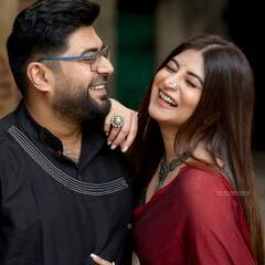 Sandipta-Soumya Engagement: আংটিবদল করার সময় সৌম্যর কপালে চুম্বন আঁকলেন সন্দীপ্তা.. বাগদান মনে করাল বলিউডকে