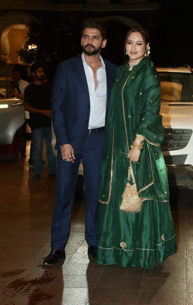 इस इवेंट में सोनाक्षी सिंहा अपने रूमर्ड बॉयफ्रेंड जहीर इकबाल के साथ पहुंचीं.