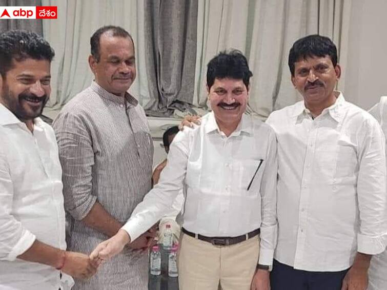 Bhadrachalam MLA Tellam Venkata Rao likely to join Congress Bhadrachalam MLA: బీఆర్ఎస్ నుంచి ఫస్ట్ వికెట్, కాంగ్రెస్ లో చేరనున్న భద్రాచలం ఎమ్మెల్యే! టచ్ లోకి మరో నలుగురు!