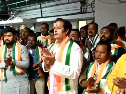 CG Elections 2023: Congress Raipur West Candidate Vikas Upadhyay Recites Hanuman Chalisa Ahead of Counting