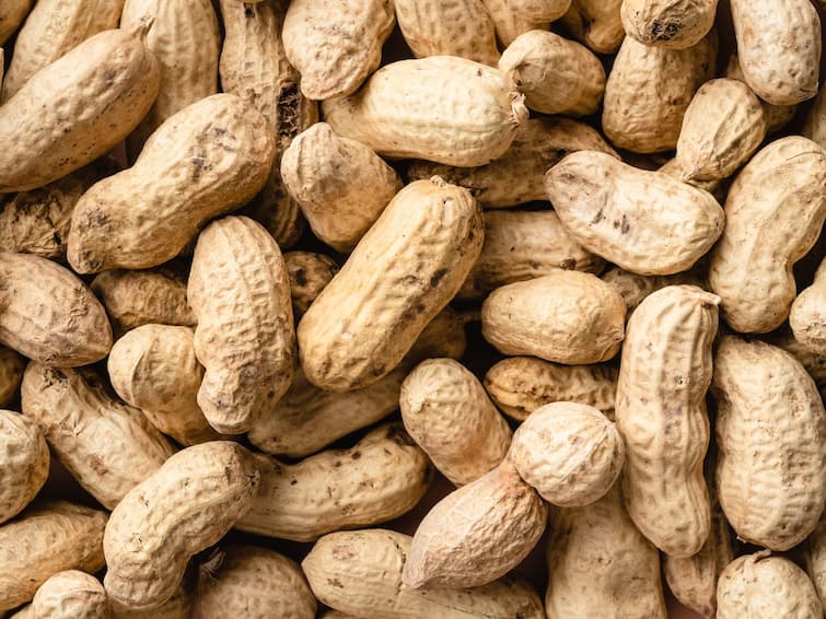 Health Benefits Of Peanuts In Winter Health Benefits Of Peanuts : పల్లీలు తింటూ బరువు తగ్గిపోవచ్చా? చలికాలంలో తప్పకుండా తినాలా?