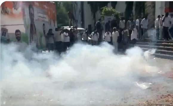 बीजेपी कार्यकर्ताओं के बीच जश्न का महौल देखा जा सकता है.