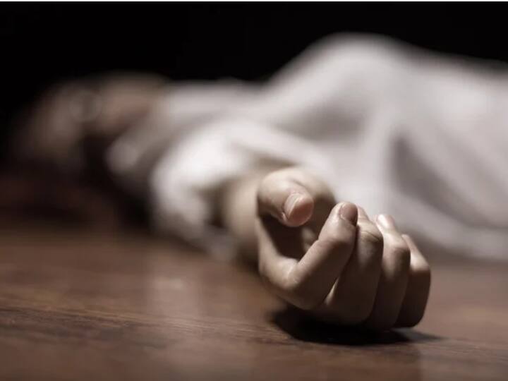 हम जिन लक्षणों की बात कर रहे हैं, उसके बारे में एक डॉक्टर ने द एक्सप्रेस को दिए अपने इंटरव्यू में बताया था. उनका कहना था कि उन्होंने अपनी जिंदगी में बहुत से लोगों को मरते देखा है, इसलिए उन्हें पता है कि मरने से ठीक पहले इंसानों के शरीर में किस तरह के बदलाव होते हैं.