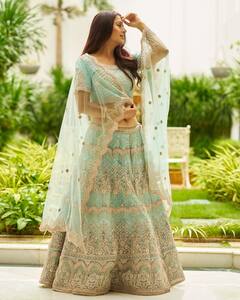 Bhumika Chawla Photos : வயதானாலும் அழகு குறையாத சில்லுனு ஒரு காதல் நடிகை பூமிகா..!