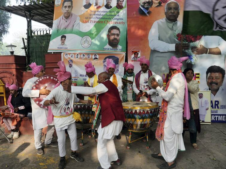 Telangana Elections 2023 Congress Celebrations Hyderabad Workers Chant Bye Bye KCR ABPP Telangana Election 2023: Congress Workers Chant 'Bye, Bye KCR' As Party Looks Set To Win Telangana. WATCH