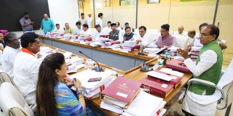 MP Election Result 2023:  Home Minister Narottam Mishra among Cabinet ministers lost the election MP Election Result 2023: શિવરાજ કેબિનેટના 12 મંત્રીઓની હાર, ગૃહમંત્રી નરોત્તમ મિશ્રા દતિયા બેઠક પરથી હાર્યા
